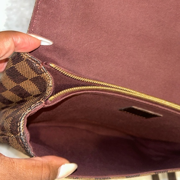 Louis Vuitton Damier Ebene Hoxton GM - Picture 8 of 16